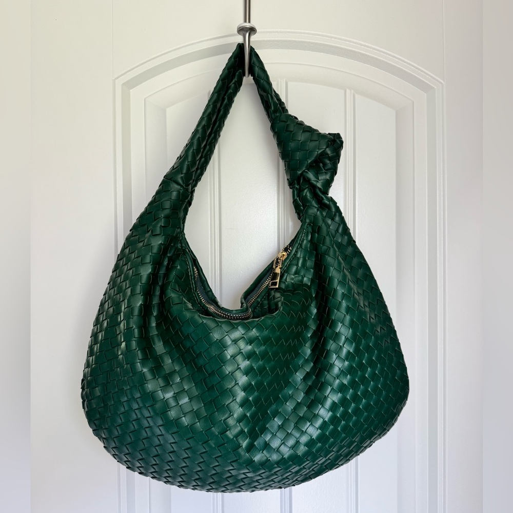 MELIE BIANCO 💚 Knot bag